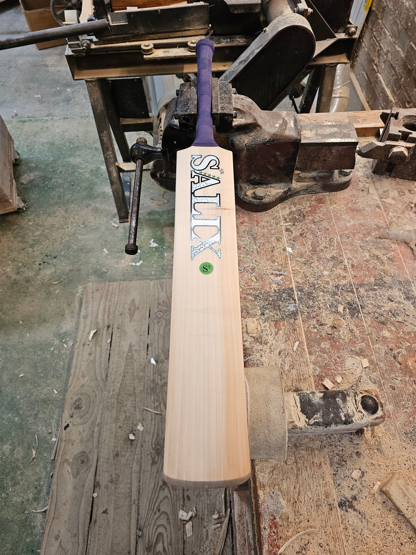 Salix AJK - Grade Select, Weight Range 2lb, Size 6