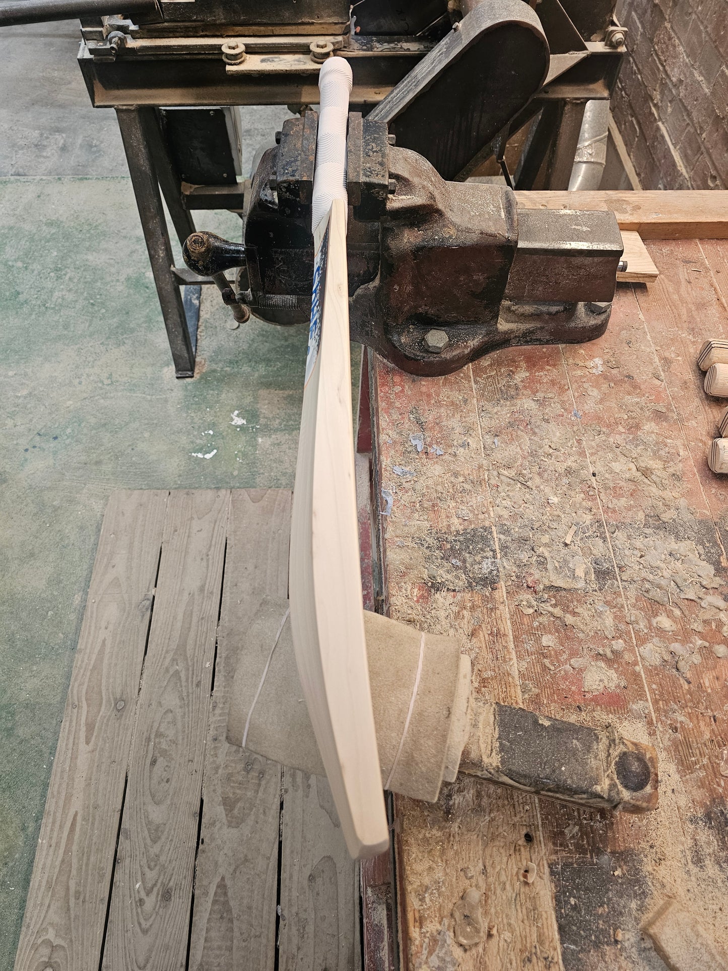 ACID Fluoro - Kashmir, WR 1lb 9oz, Size 4