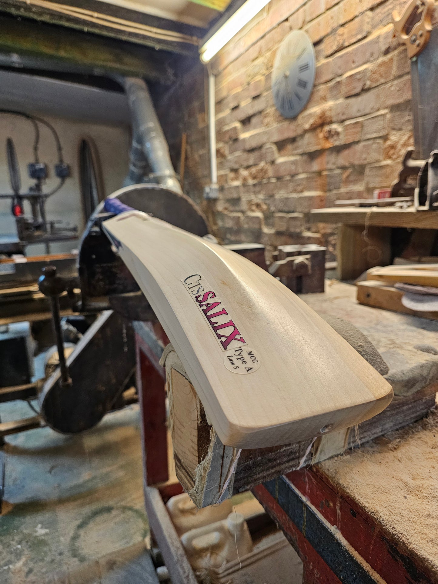 Salix Knife - Grade One, Weight Range, 2lb 10 Ounces, Short Handle