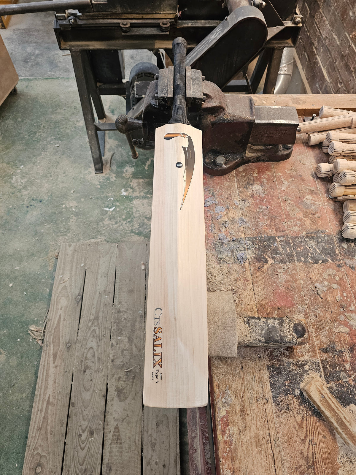 Salix Knife - Graded, Weight 2lb 11.3oz, Short Handle
