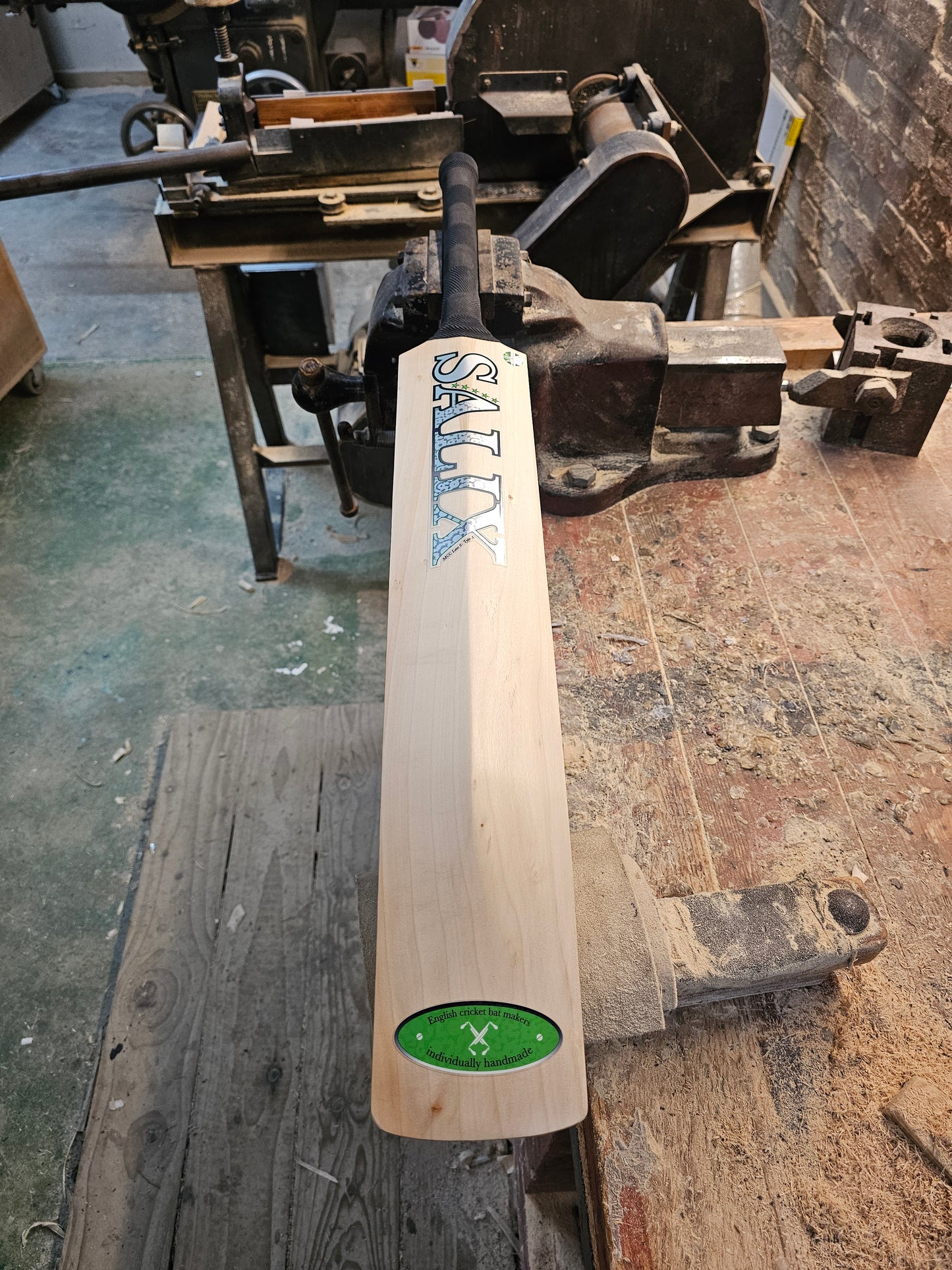 Salix AJK - Graded, Weight Range 2lb 8 Ounces, Short Handle