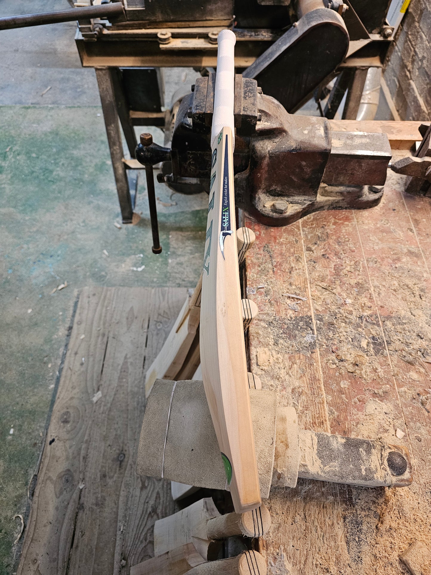 Salix AJK - Weight Range 1lb 14 Ounces, Size 5