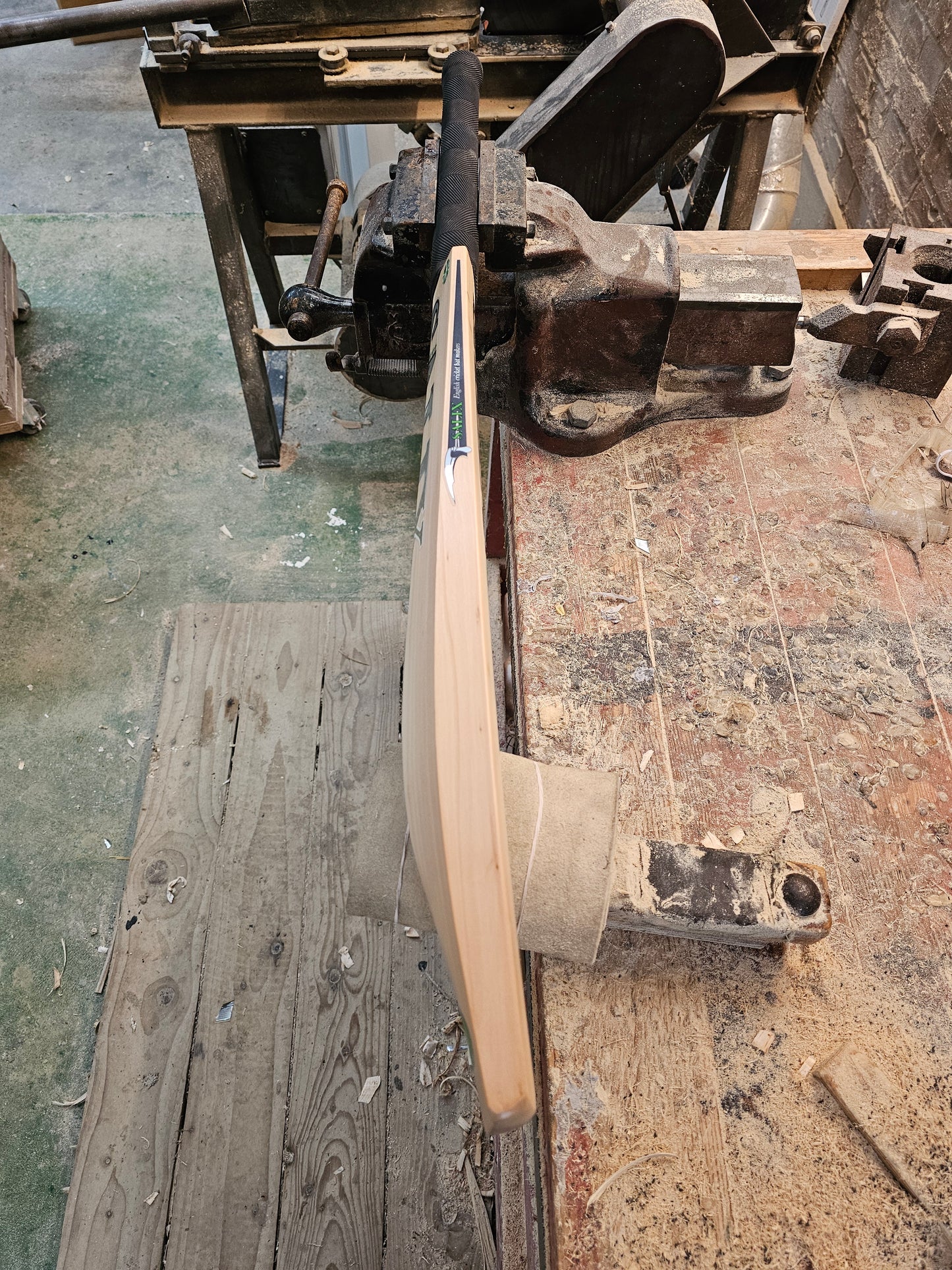 Salix AJK - Graded, Weight Range 2lb 8 Ounces, Short Handle