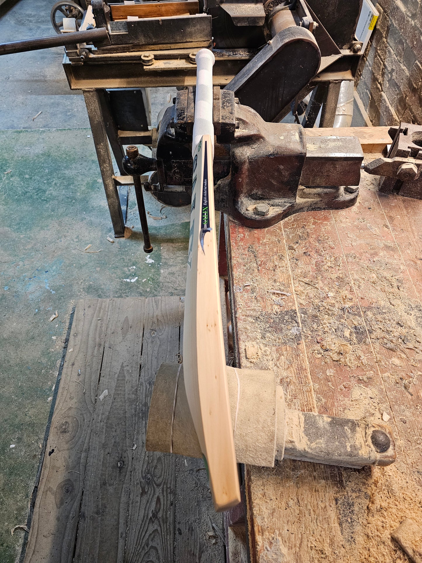 Salix AJK - Weight Range 1lb 15 Ounces, Size 5