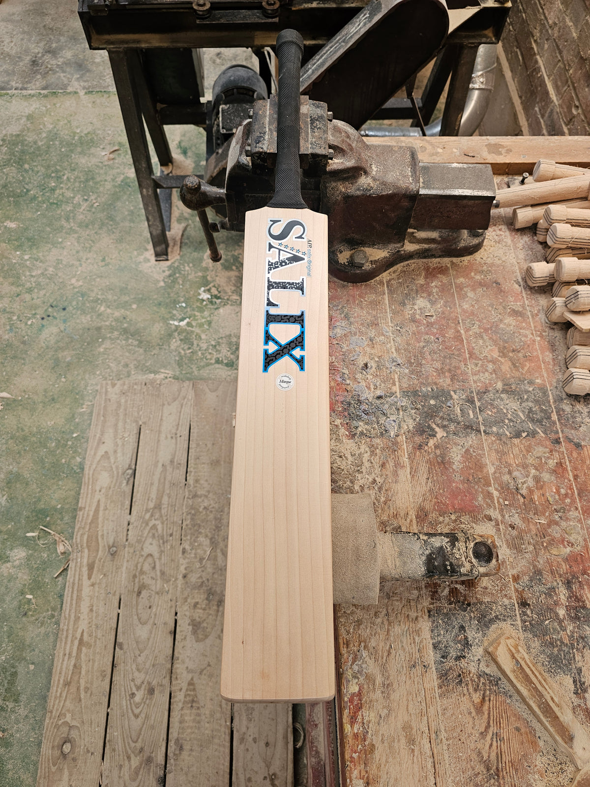 Salix AIR - Marque, Weight 2lb 9.2oz, Short Handle